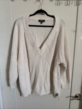 Express Women's Cream V-Neck Ribbed Knit Sweater XL